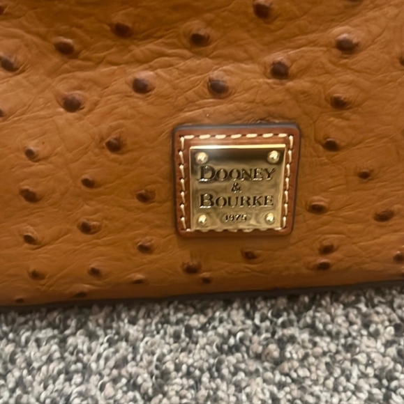 NWT DOONEY & BOURKE Ostrich Domed Crossbody with DUST BAG - Picture 3 of 5